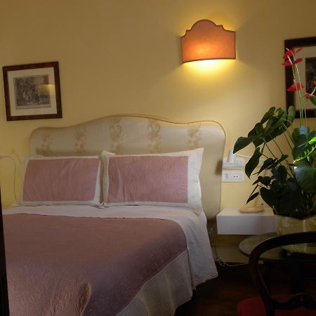 B&B Charme Celestino V° LʼAquila Exterior foto